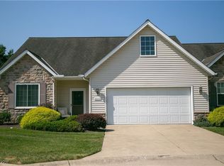8873 Ashlyn Ct, Olmsted Falls, OH 44138