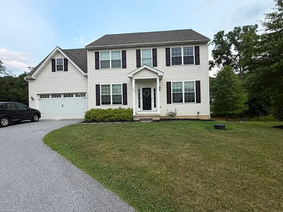 205 Carriage Walk Dr