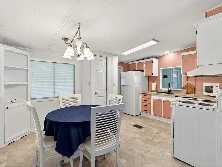 516 Jason Dr — Photo 12