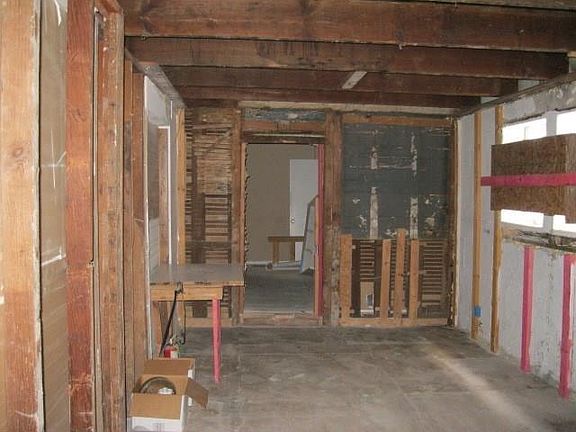 5th image of 2214-16 Jackson Ave