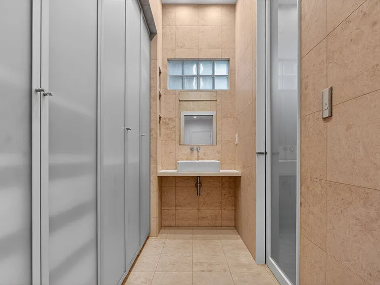 612 N Bedford Dr — Photo 29