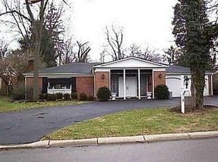 33 Alpine Ln, Oakwood, OH 45419