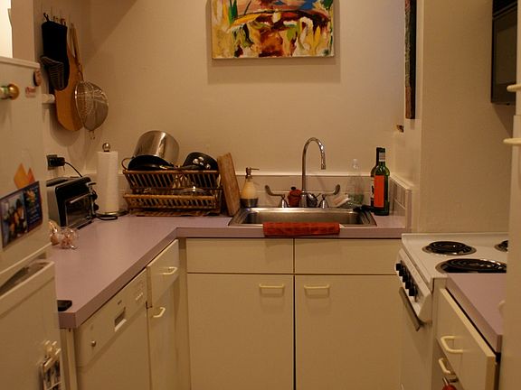 4th image of 425 W 24th St APT 5E