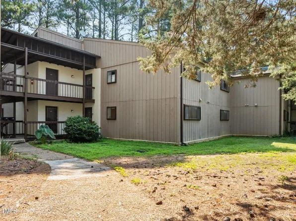 667 Pine Ridge Pl, Raleigh, NC 27609