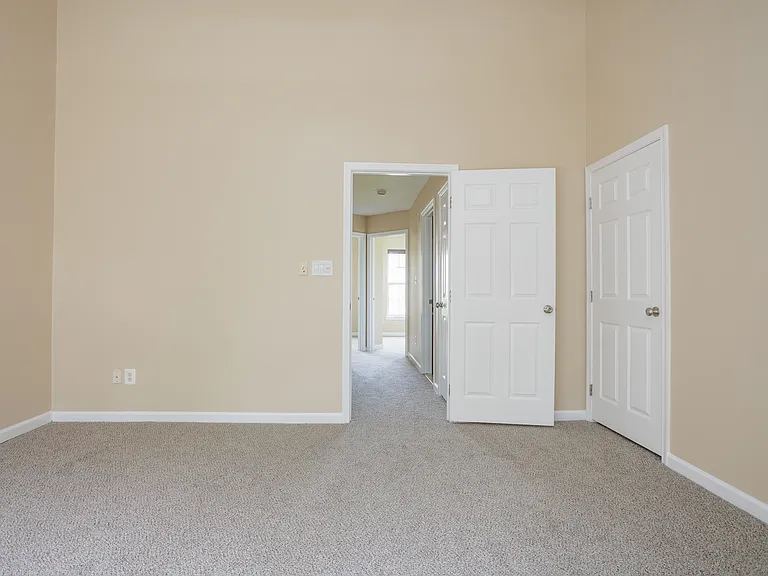500 Monroe Point Dr — Photo 28