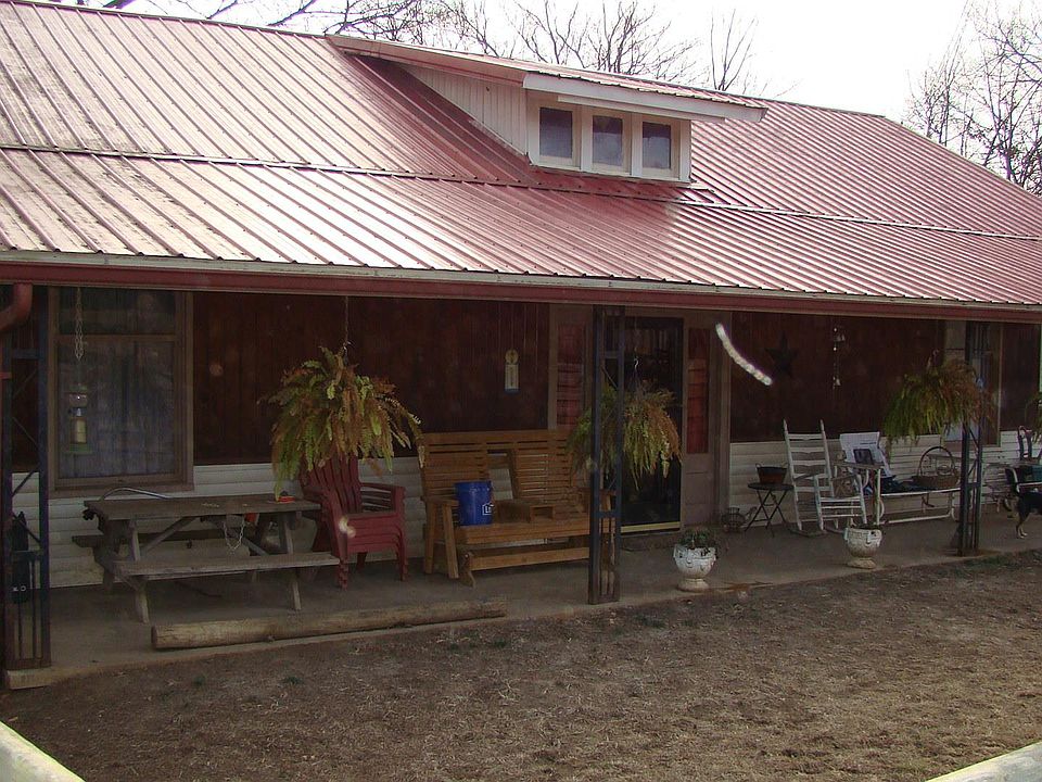 1st image of 896 Railroad Ave