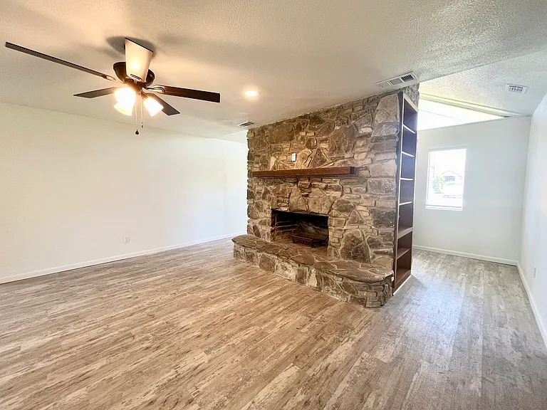 6415 Circo Dr — Photo 4
