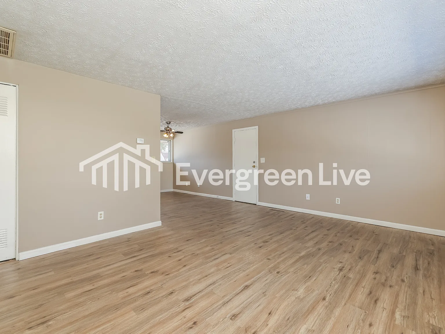 3 bed, 2.0 bath, 1080 sqft, $1,395 — Photo 3