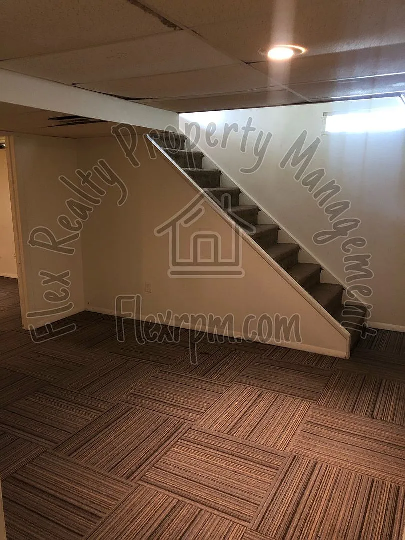 Building Photo - 4667 Imperial Dr