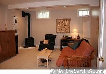 5th image of 2943 Pierce St NE