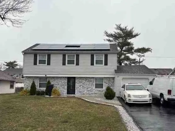 15 Midfield Ln, Willingboro, NJ 08046
