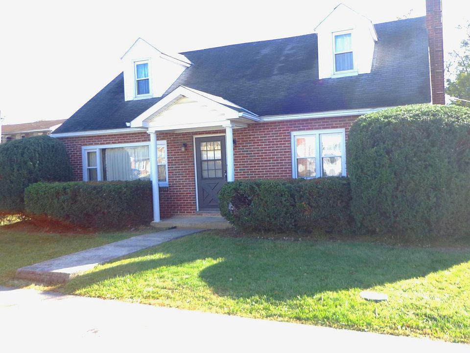 1st image of 102 Parkway Dr