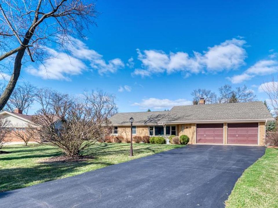 1st image of 6 Meadowood Dr