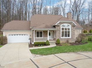8096 Long Forest Dr, Brecksville, OH