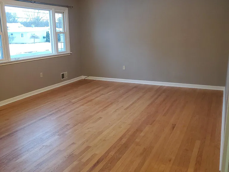 215 N Hulett Ave — Photo 3