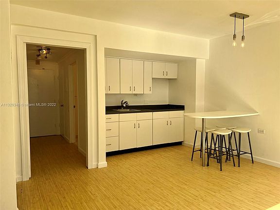 4th image of 1250 West Ave APT 9I