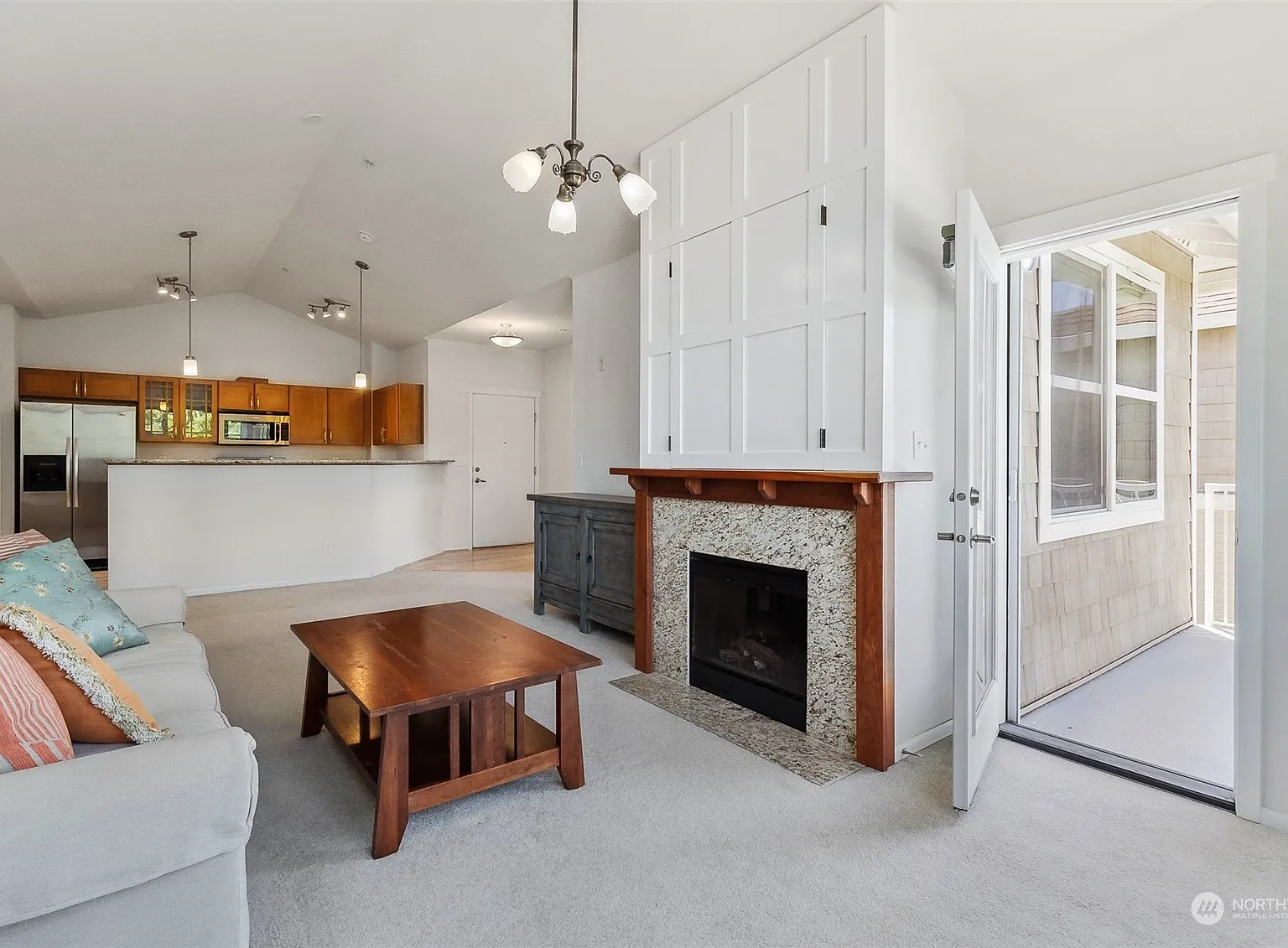 2 bed, 1039 sqft, $3,750 — Photo 3