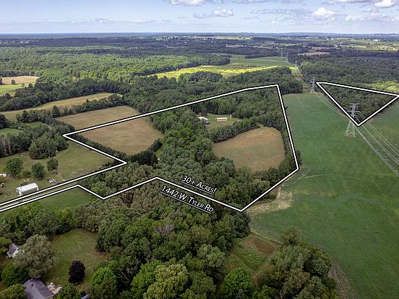 3rd image of 1442 W Tyler Rd