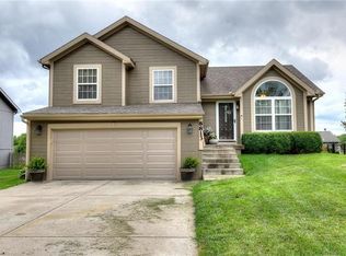 8813 NE 116th St, Kansas City, MO 64157