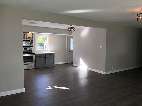5th image of 1517 W Royale Dr