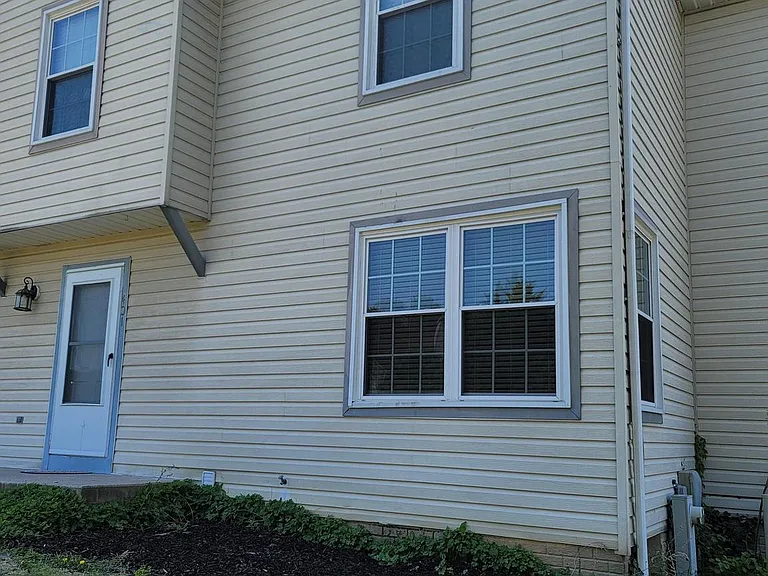 401 Darby Ln — Photo 20