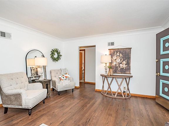 3rd image of 7071 S Villanova Dr