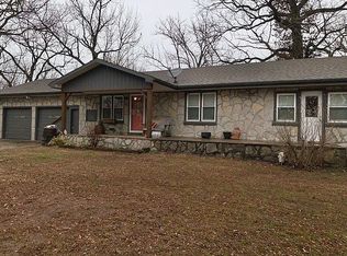 1801 Longs Dr, Grove, OK 74344