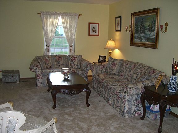 4th image of 801 Benridge Ct