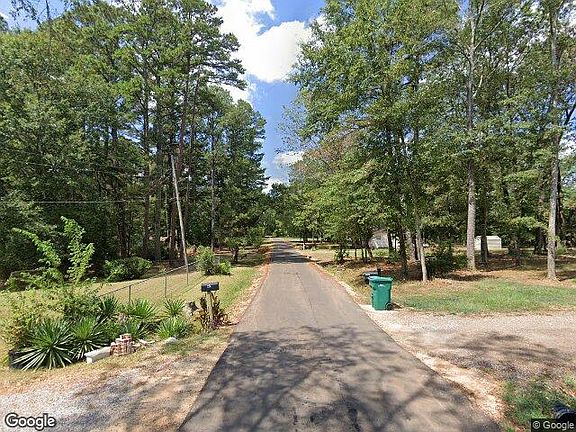 Exterior Neighborhood (street photo)