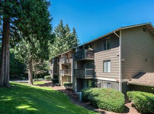 Redmond Court, Bellevue, WA 98007
