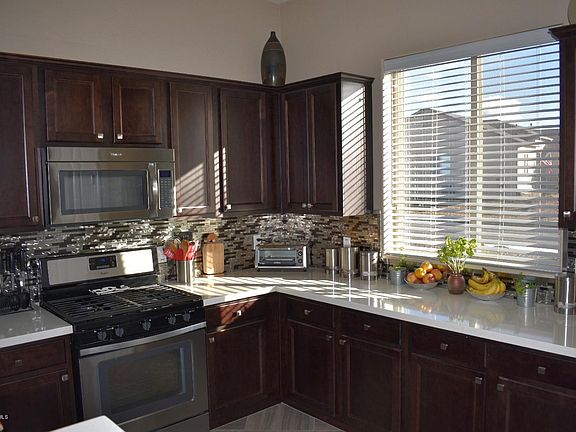 3rd image of 4514 N Dryden St