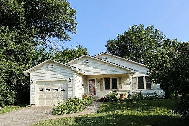 1st image of 184 Tates Creek Ave #1/2