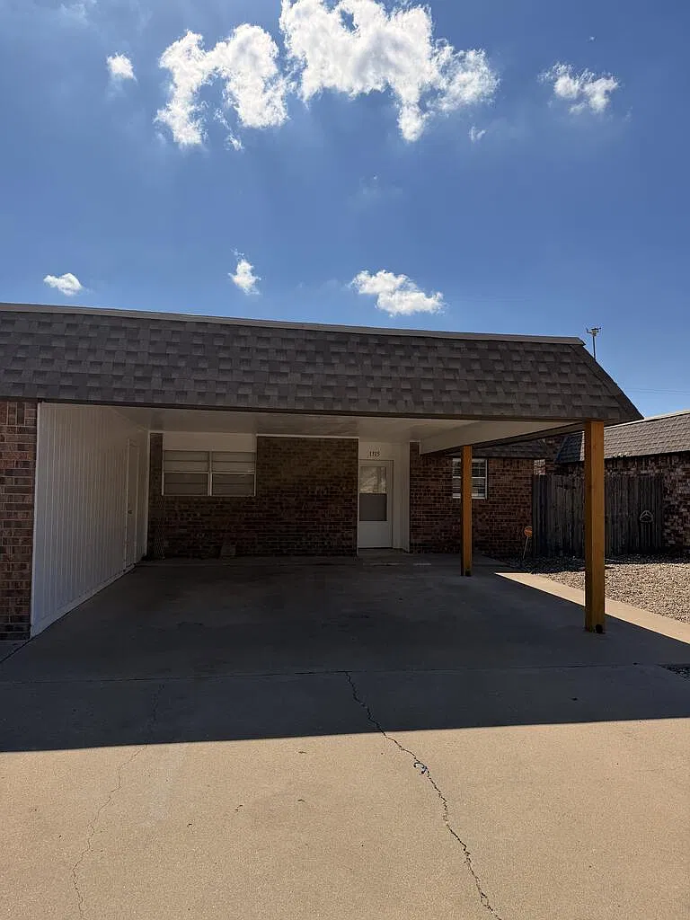 2 bed, 2.0 bath, 1200 sqft, $1,800 — Photo 1
