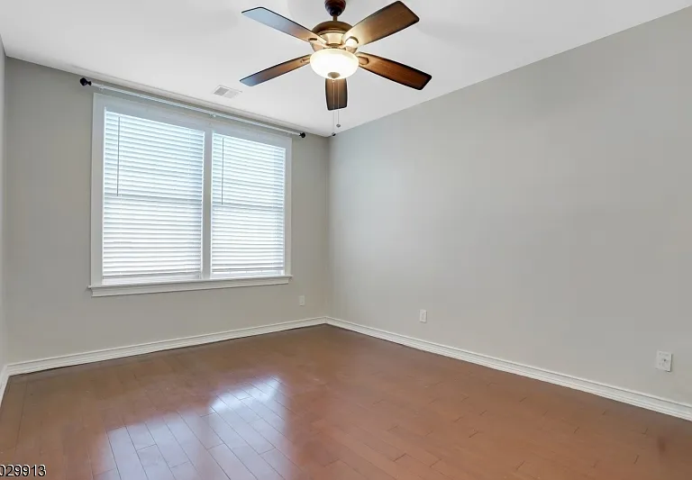 10-12 Elmer St #L — Photo 13