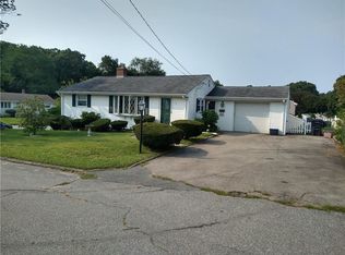 35 Caverly St, Warwick, RI 02886