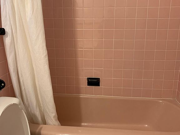 5th image of 2169 Ford St Floor 2