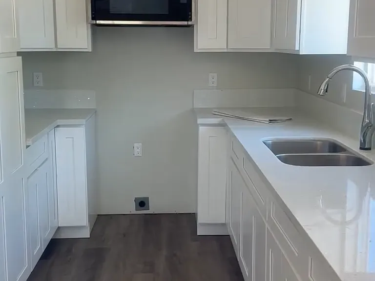 11177 Cottonwood Ave — Photo 1