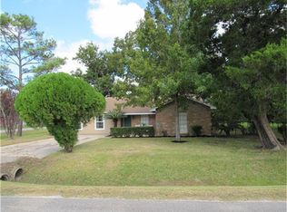 2507 Loch Lomond St, Highlands, TX 77562