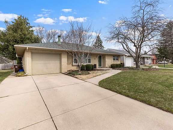 2nd image of 3904 Brendenwood Rd