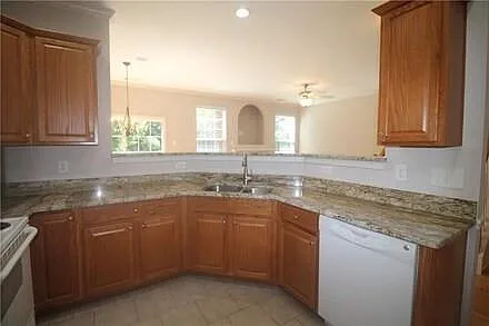 3082 Brockenhurst Dr — Photo 5