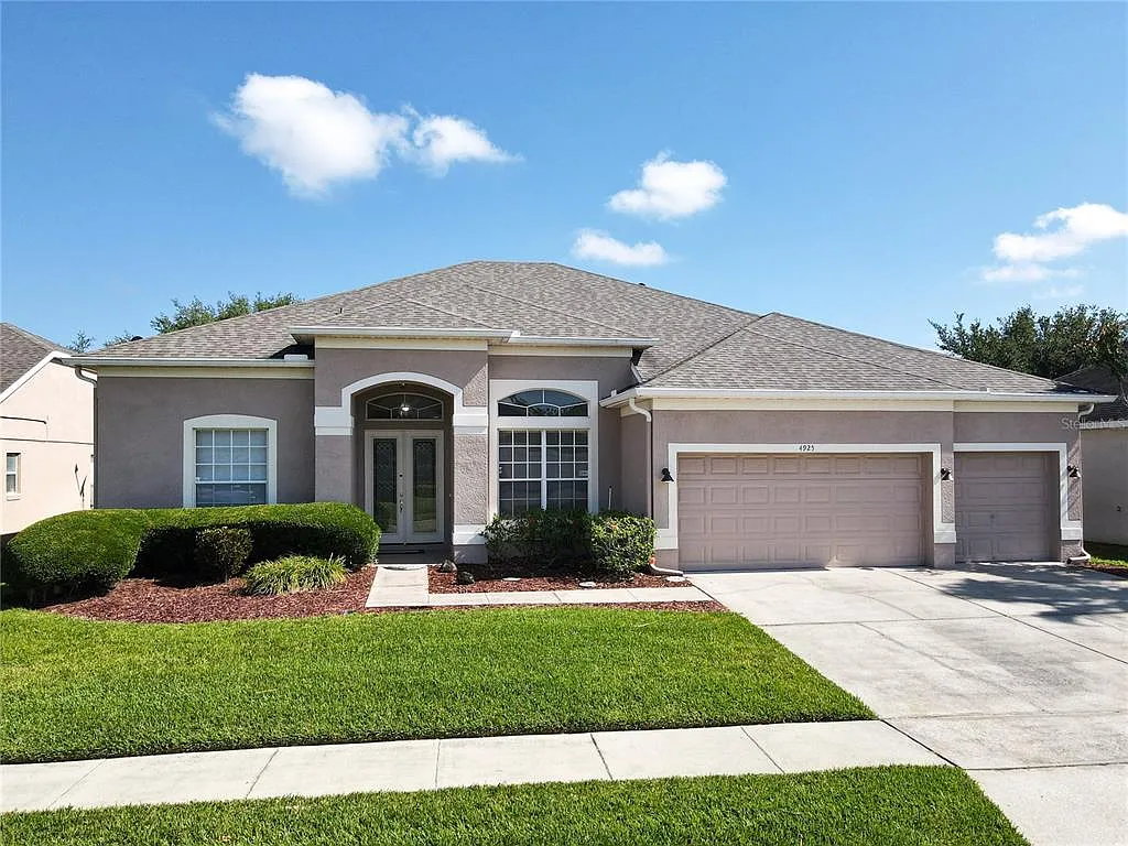 5 bed, 3.0 bath, 2725 sqft, $3,275 — Photo 3