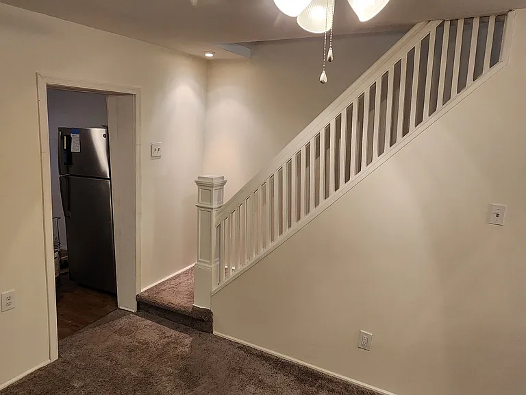 642 W Penn St — Photo 22