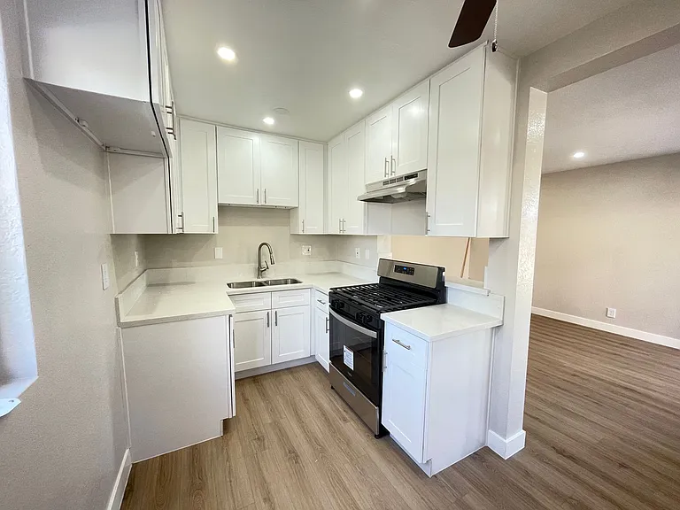 Citrus Village — Photo 13