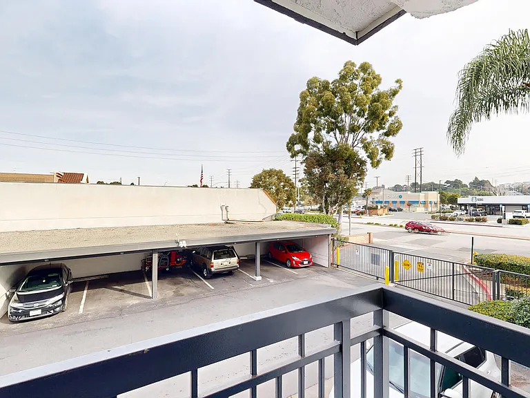 Huntington Vista — Photo 46