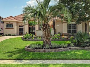 2203 Twin Oaks Blvd, Kemah, TX 77565