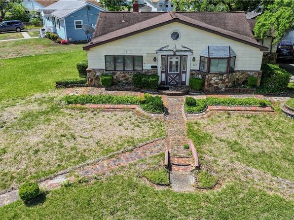 205 Bunche Blvd, Portsmouth, VA 23701