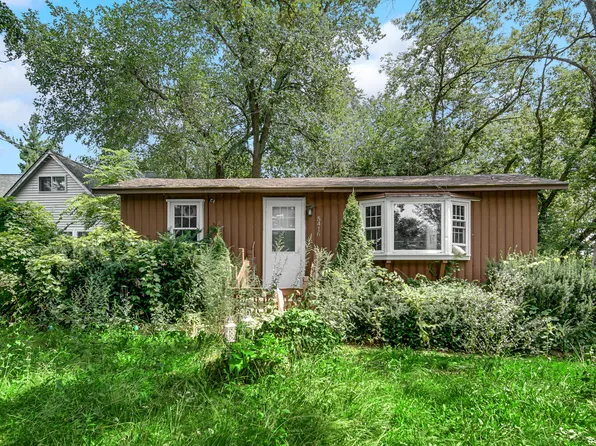 5416 E Lake Shore Dr, Wonder Lake, IL 60097