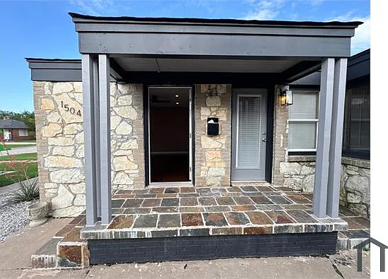 2 bed, 740 sqft, $1,200 — Photo 3