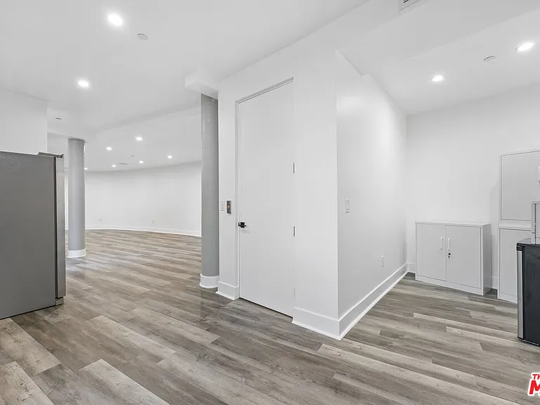 6181 Temple Hill Dr — Photo 46