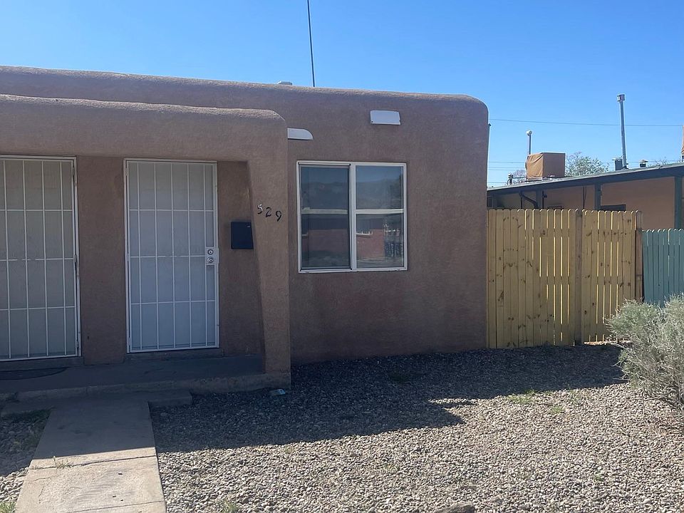 1st image of 529 Cardenas Dr SE #529